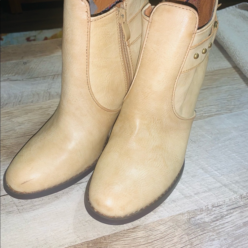 Cowgirl booties!!